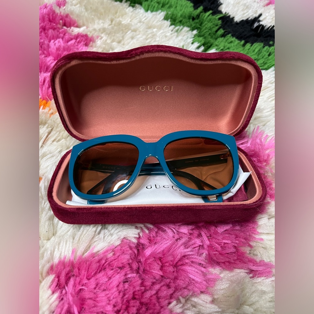 Gucci sunglasses. - Picture 1 of 7
